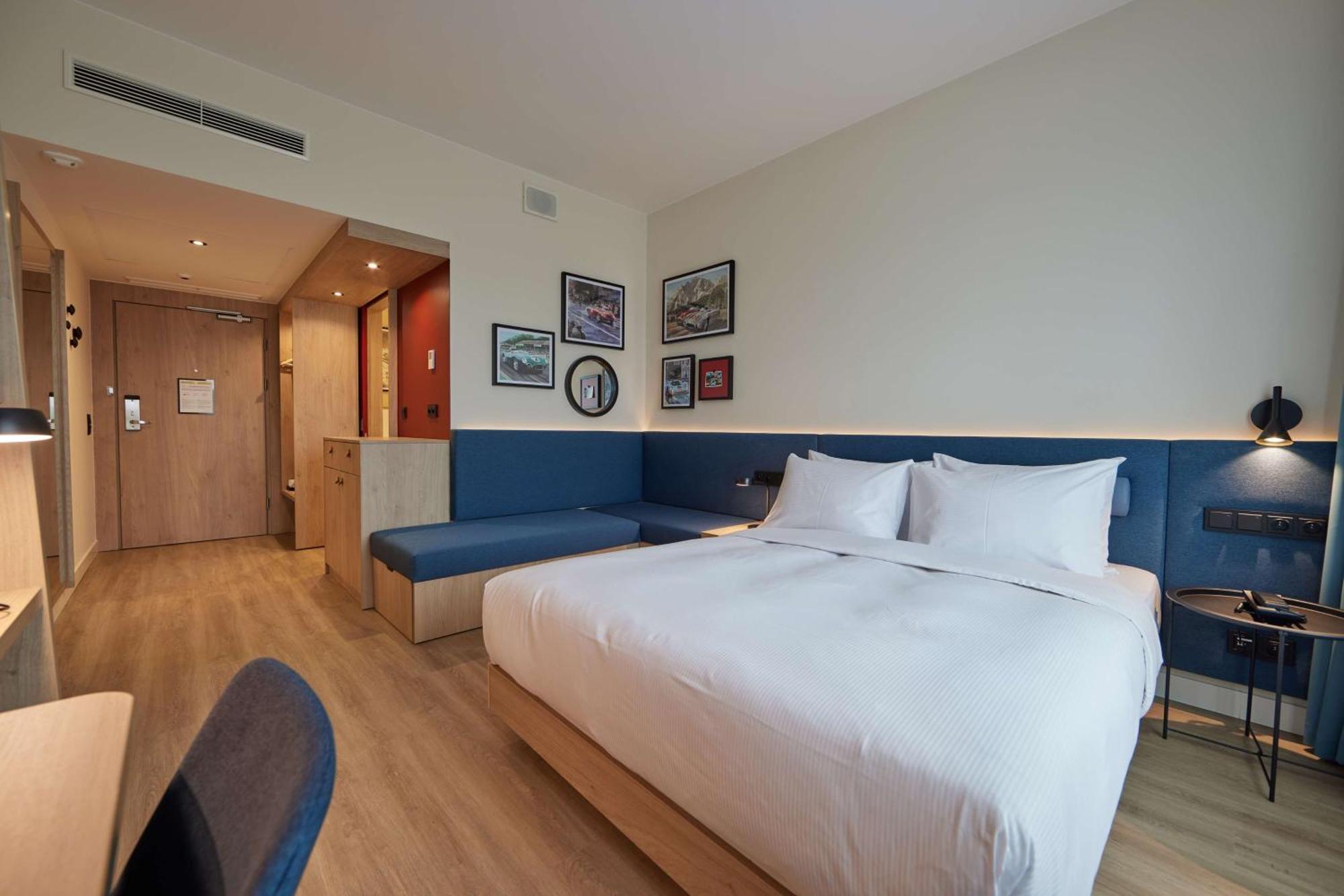 ホテル Hampton By Hilton Poznan スバジェンツ エクステリア 写真