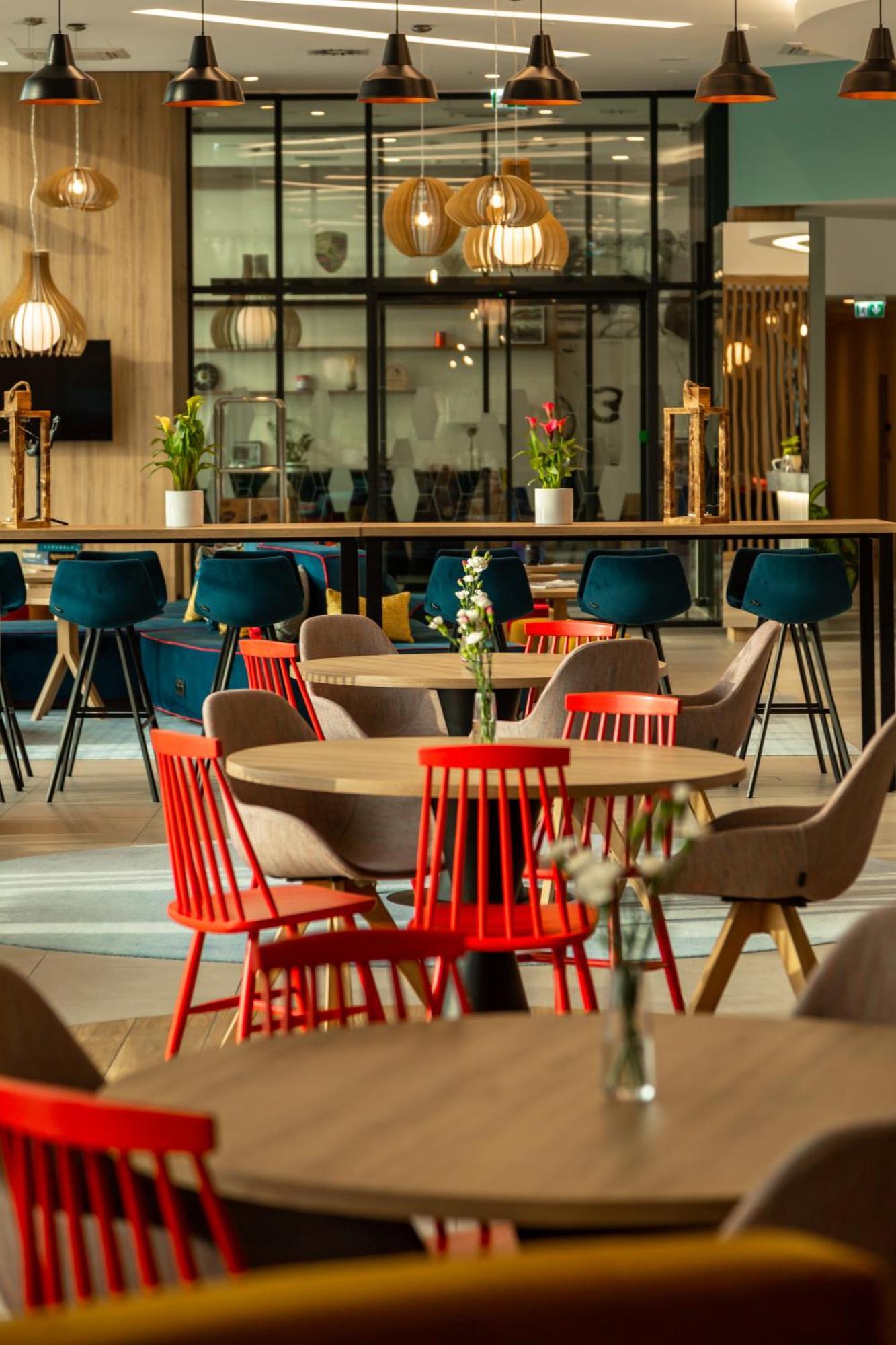 ホテル Hampton By Hilton Poznan スバジェンツ エクステリア 写真